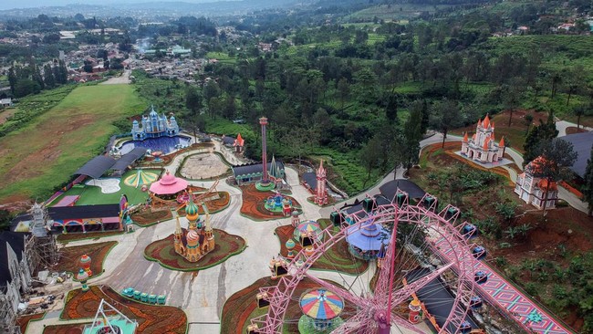 jelang-pembongkaran-hibisc-fantasy-puncak-bogor-1741336179883_169